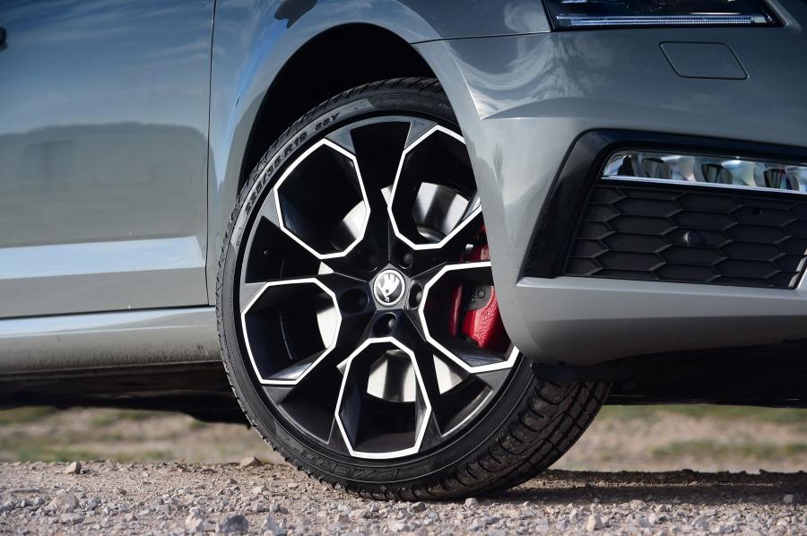 Колеса Skoda Octavia vRS 245 (5E) 2017 года  (UK) (фото 8 из 12)